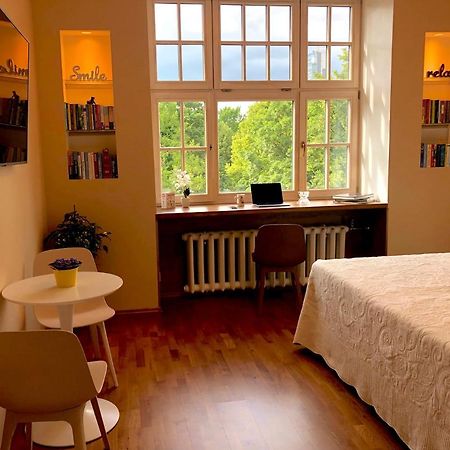 Centrally Located Apartment Overlooking Vermanes Park ريغا المظهر الخارجي الصورة