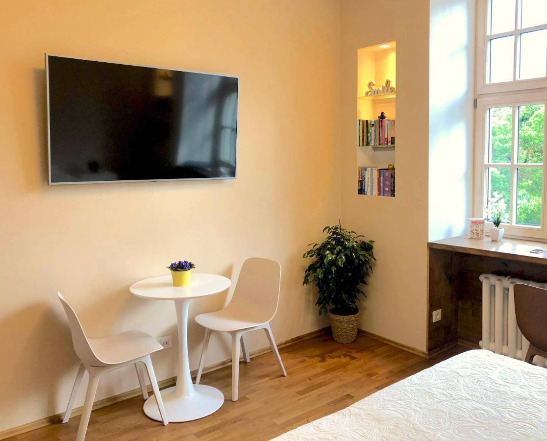 Centrally Located Apartment Overlooking Vermanes Park ريغا المظهر الخارجي الصورة