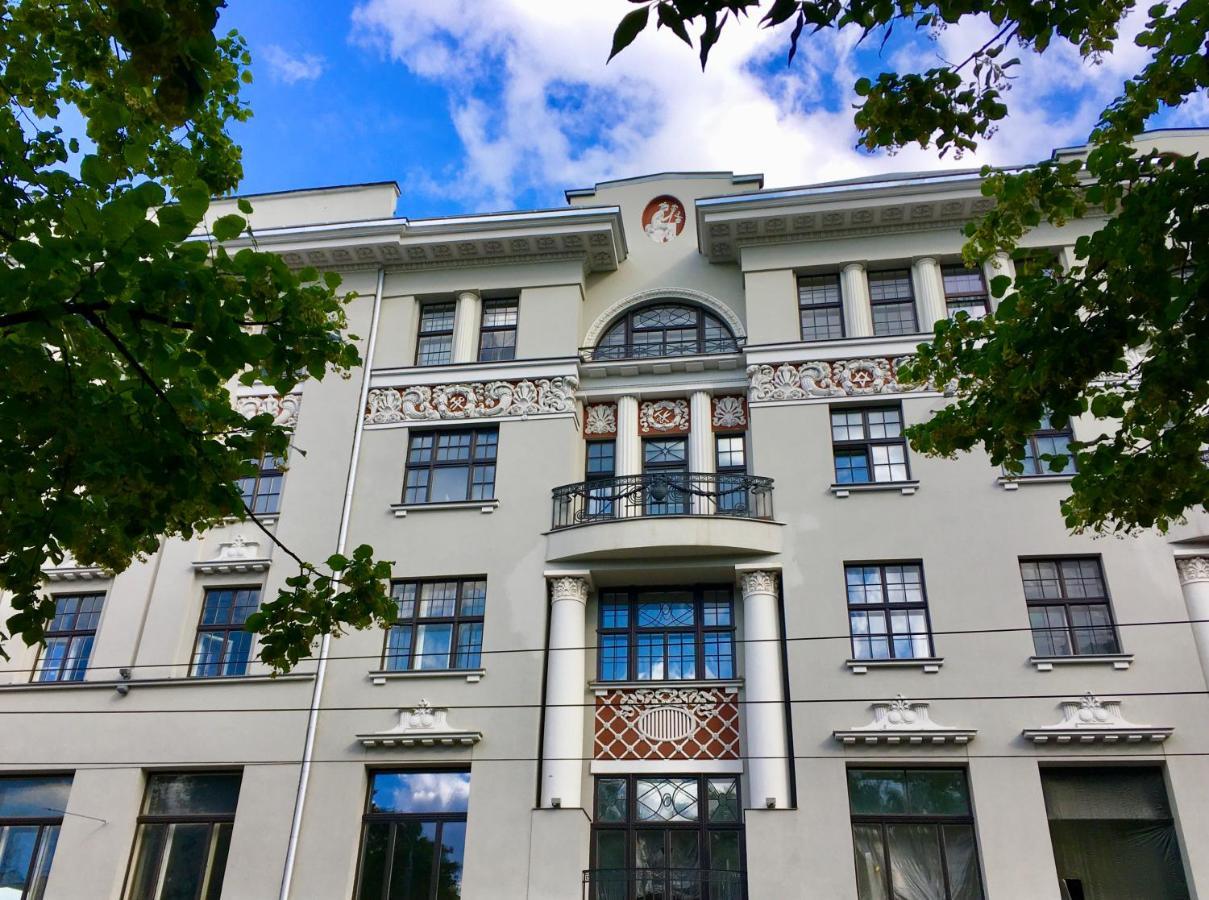 Centrally Located Apartment Overlooking Vermanes Park ريغا المظهر الخارجي الصورة