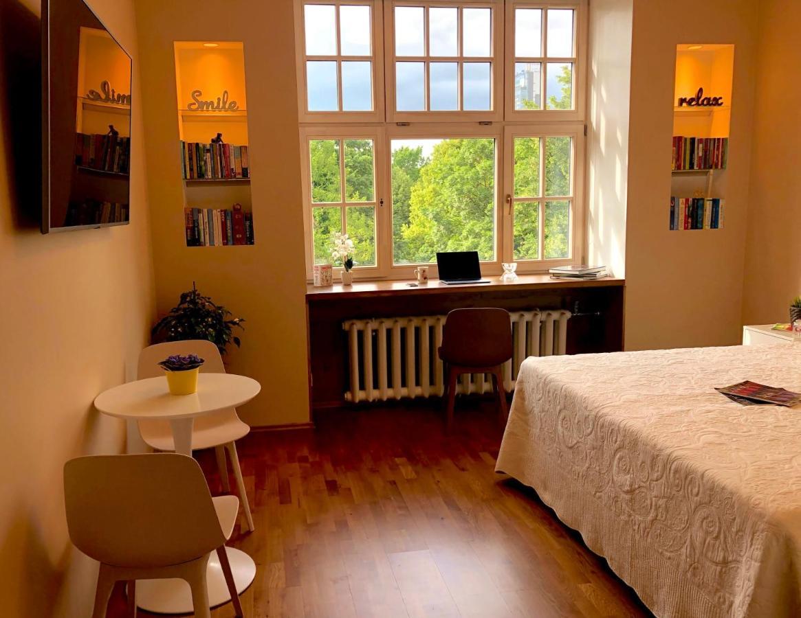 Centrally Located Apartment Overlooking Vermanes Park ريغا المظهر الخارجي الصورة